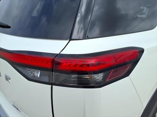 2023 Nissan Pathfinder SL FWD