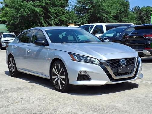 2021 Nissan Altima SR FWD
