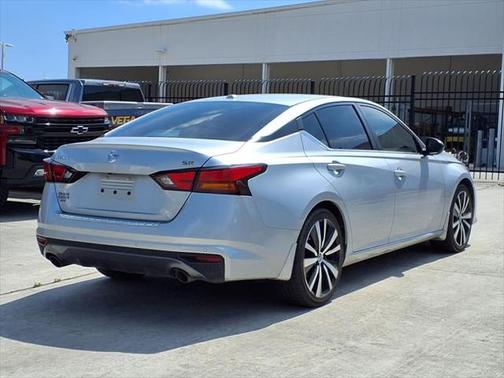 2021 Nissan Altima SR FWD