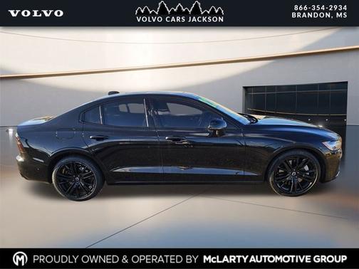 2022 Volvo S60 Recharge Plug-In Hybrid T8 Black Edition R-Design Extended Range