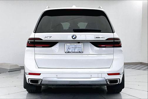 2023 BMW X7 xDrive40i