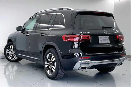 Night Black 2026 Mercedes-Benz GLB 250 4MATIC
