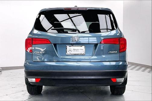 Modern Steel Metallic 2018 Honda Pilot EX-L