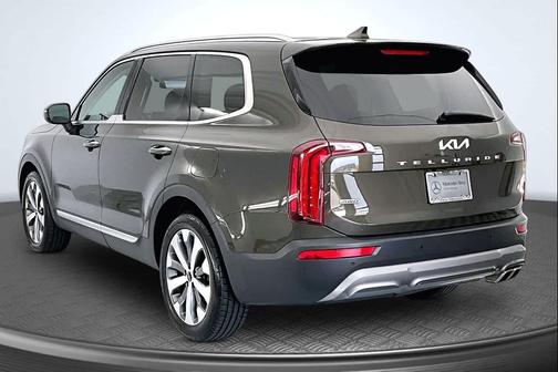 Dark Moss 2022 Kia Telluride S