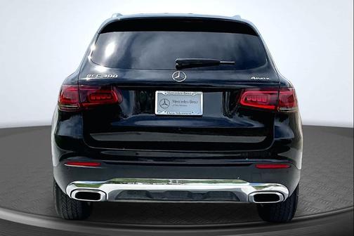 Black 2022 Mercedes-Benz GLC 300 4MATIC