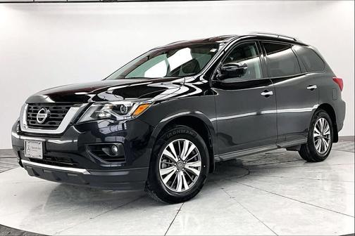 2017 Nissan Pathfinder SL