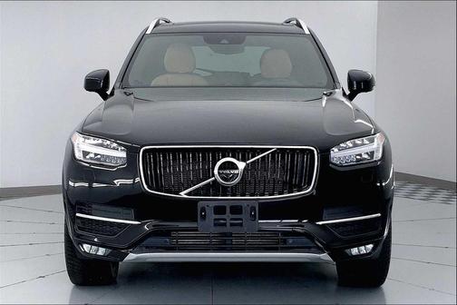 2018 Volvo XC90 T6 Momentum