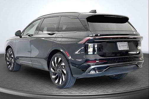 INFINITE BLACK MET CC 2024 Lincoln Nautilus Reserve
