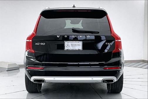 2021 Volvo XC90 T6 Momentum