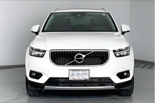 2021 Volvo XC40 T5 Momentum