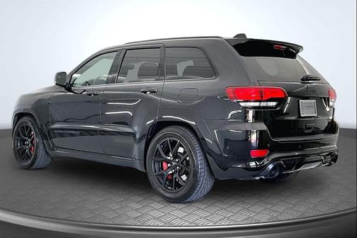 Diamond Black Crystal Pearlcoat 2019 Jeep Grand Cherokee SRT