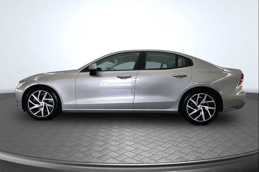 2020 Volvo S60 T6 Momentum