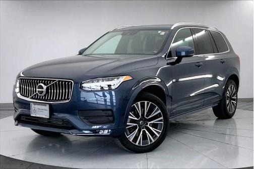 2022 Volvo XC90 T6 Momentum