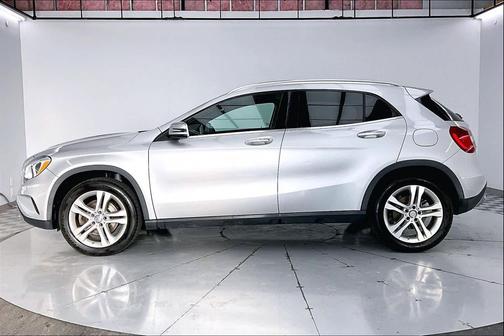 Polar Silver 2016 Mercedes-Benz GLA-Class 4MATIC