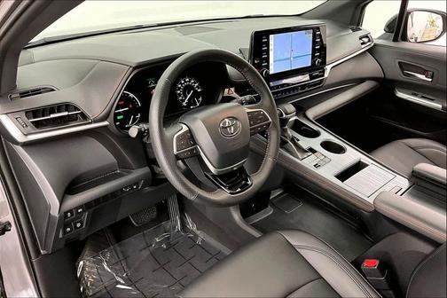 2021 Toyota Sienna XSE 7 Passenger