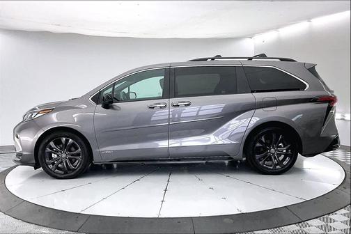 2021 Toyota Sienna XSE 7 Passenger