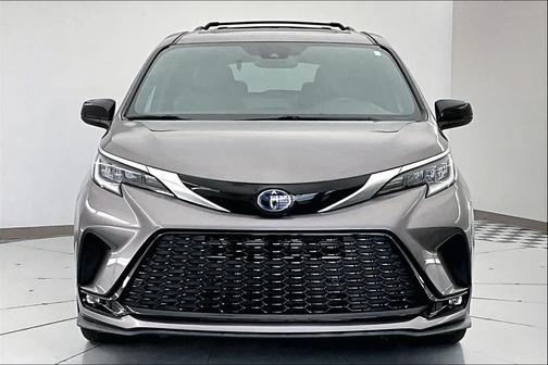 2021 Toyota Sienna XSE 7 Passenger