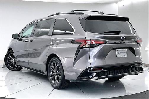 2021 Toyota Sienna XSE 7 Passenger