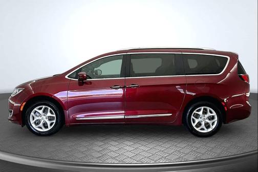 Velvet Red Pearlcoat 2020 Chrysler Pacifica Touring L