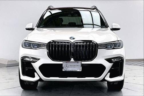 2021 BMW X7 M50i