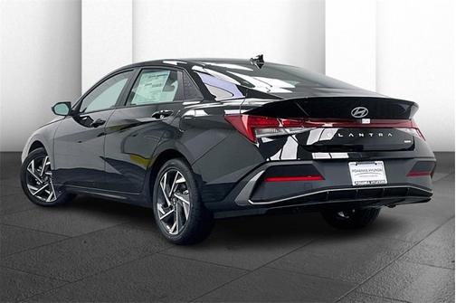 2025 Hyundai ELANTRA HEV SEL Sport