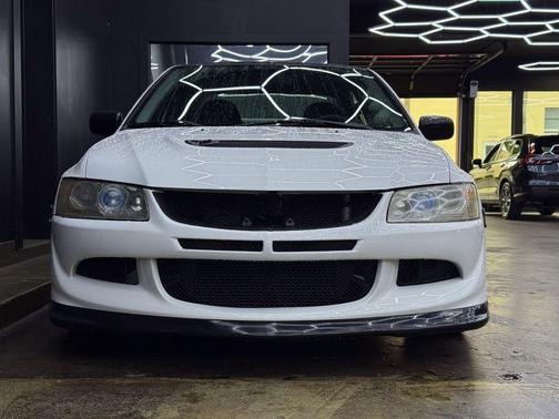 Wicked White 2005 Mitsubishi Lancer Evolution RS