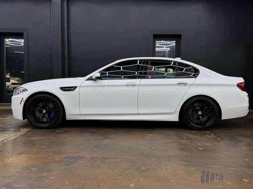 Alpine White 2015 BMW M5 Base