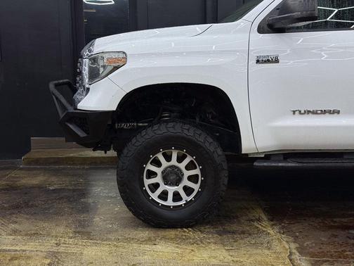 2018 Toyota Tundra SR5