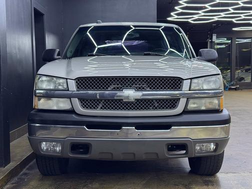 Silver Birch Metallic 2004 Chevrolet Avalanche Base