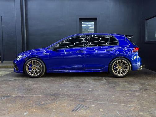 Blue Metallic 2022 Volkswagen Golf R 2.0T Manual
