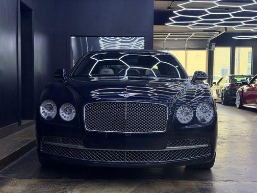 Blue 2014 Bentley Flying Spur Base
