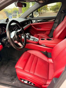 Carrara White Metallic 2018 Porsche Panamera 4