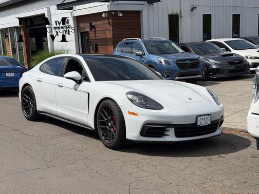 Carrara White Metallic 2018 Porsche Panamera 4