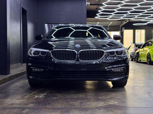 2018 BMW 530 530i