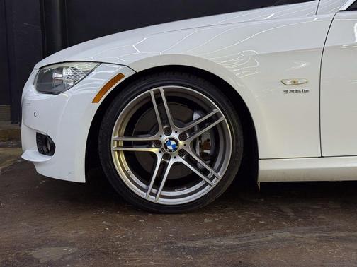 Alpine White 2011 BMW 335 335is