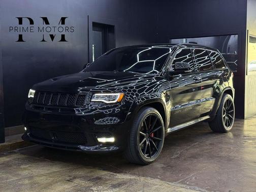 Diamond Black Crystal Pearlcoat 2019 Jeep Grand Cherokee SRT