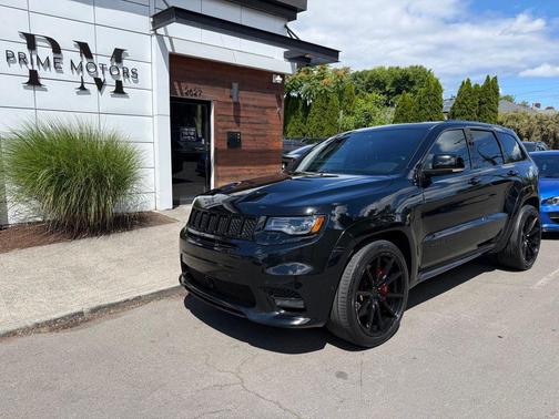 Diamond Black Crystal Pearlcoat 2019 Jeep Grand Cherokee SRT