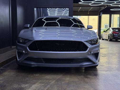 Iconic Silver Metallic 2022 Ford Mustang GT Premium