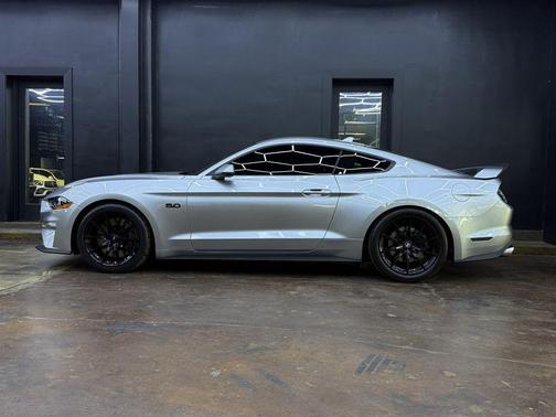 Iconic Silver Metallic 2022 Ford Mustang GT Premium