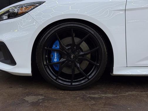 2017 Ford Focus RS Base