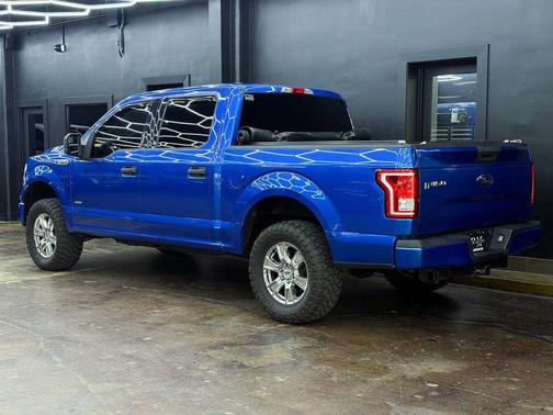 Blue 2015 Ford F-150 XLT