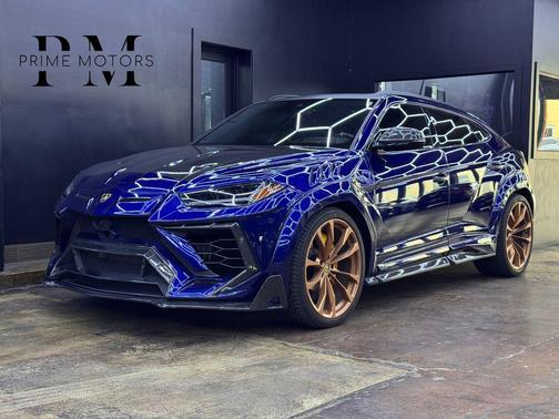2022 Lamborghini Urus Graphite Capsule