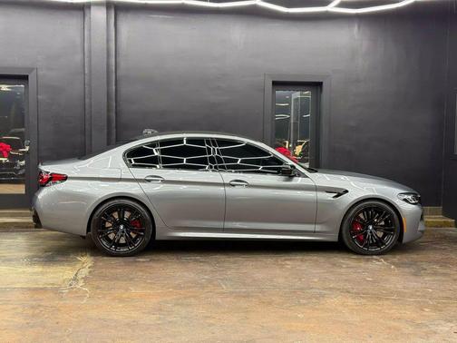 Skyscraper Grey Metallic 2023 BMW M5 Base