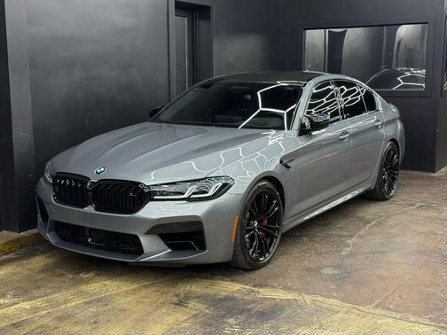 Skyscraper Grey Metallic 2023 BMW M5 Base