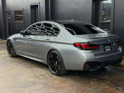 Skyscraper Grey Metallic 2023 BMW M5 Base