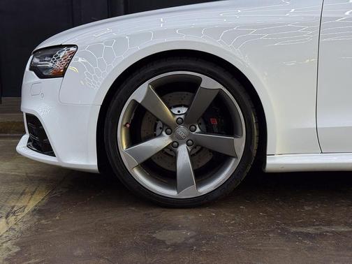 Ibis White 2013 Audi RS 5 4.2