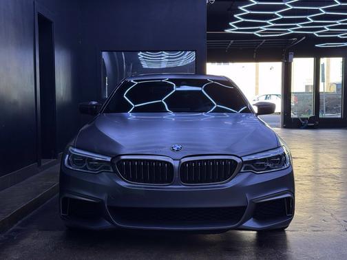 Carbon Black Metallic 2020 BMW M550 i xDrive