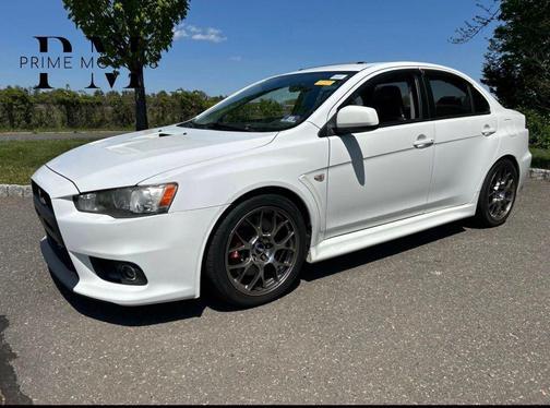 Wicked White 2011 Mitsubishi Lancer Evolution MR