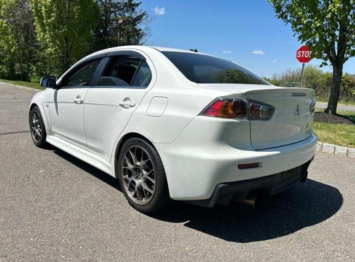 Wicked White 2011 Mitsubishi Lancer Evolution MR