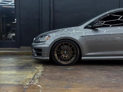 2017 Volkswagen Golf R 2.0T DSG